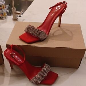 New Journee Collection Red Rhinestone Embellished Stilletto Heels SZ 8
